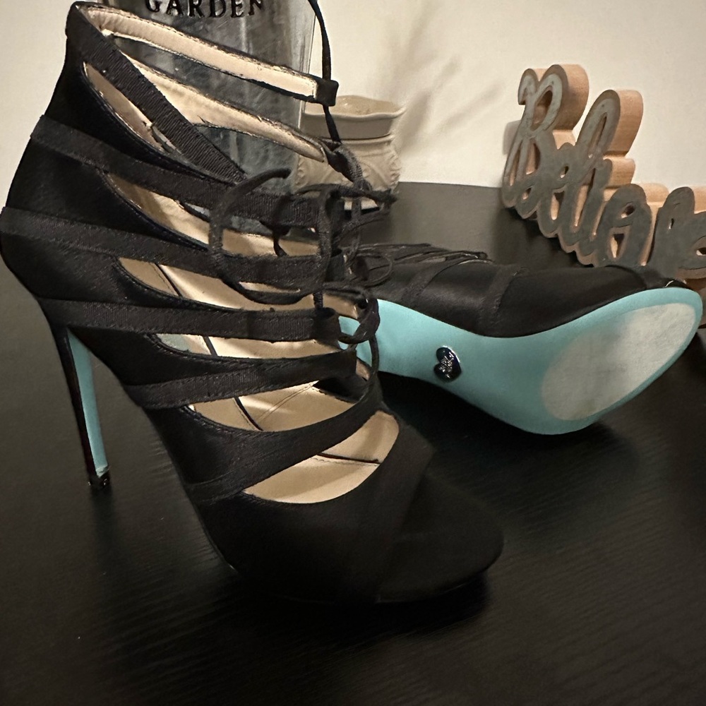 Betsey Johnson Size 7.5 Heel